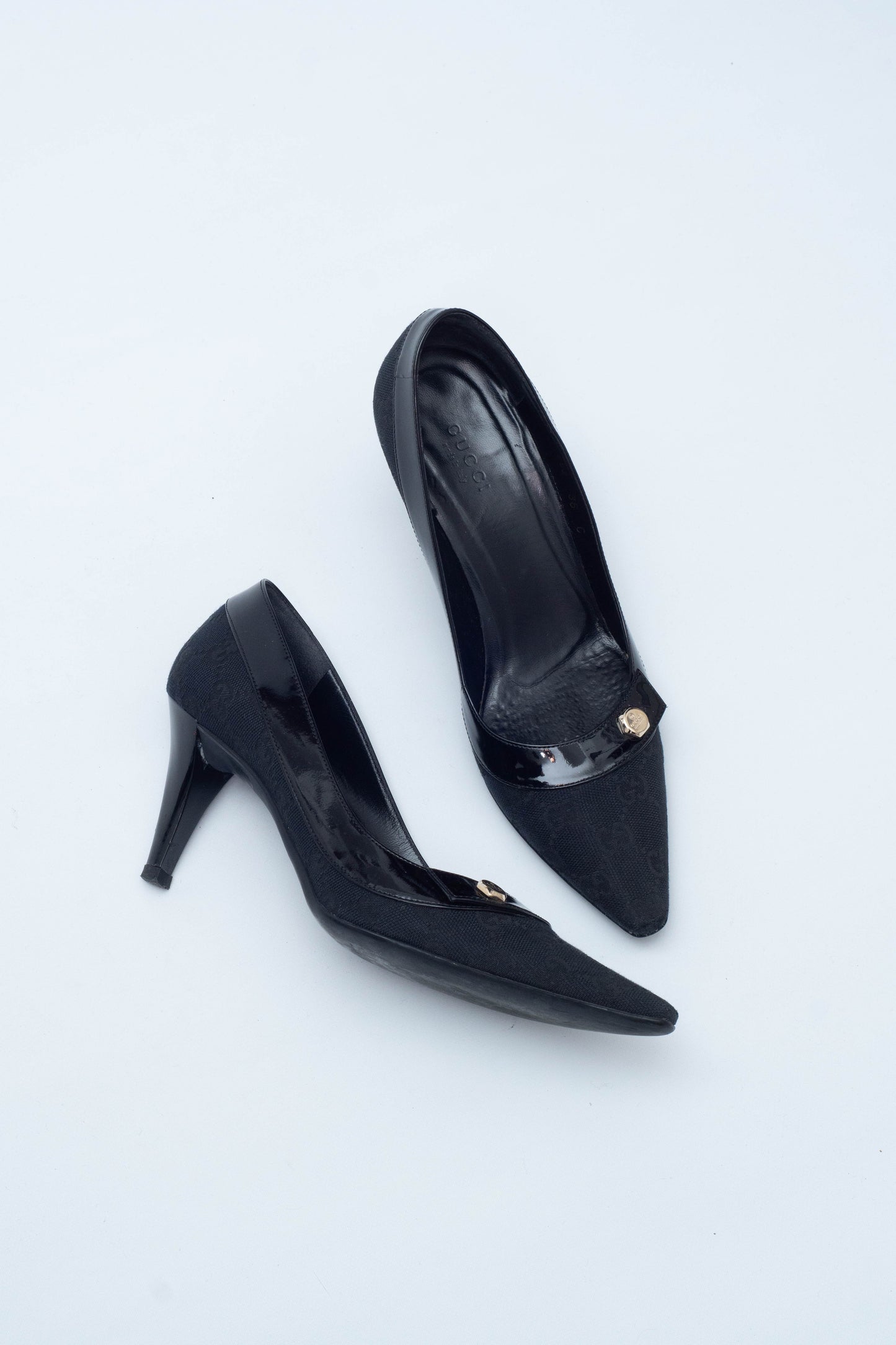 GUCCI BLACK MONOGRAM DECOLLETE