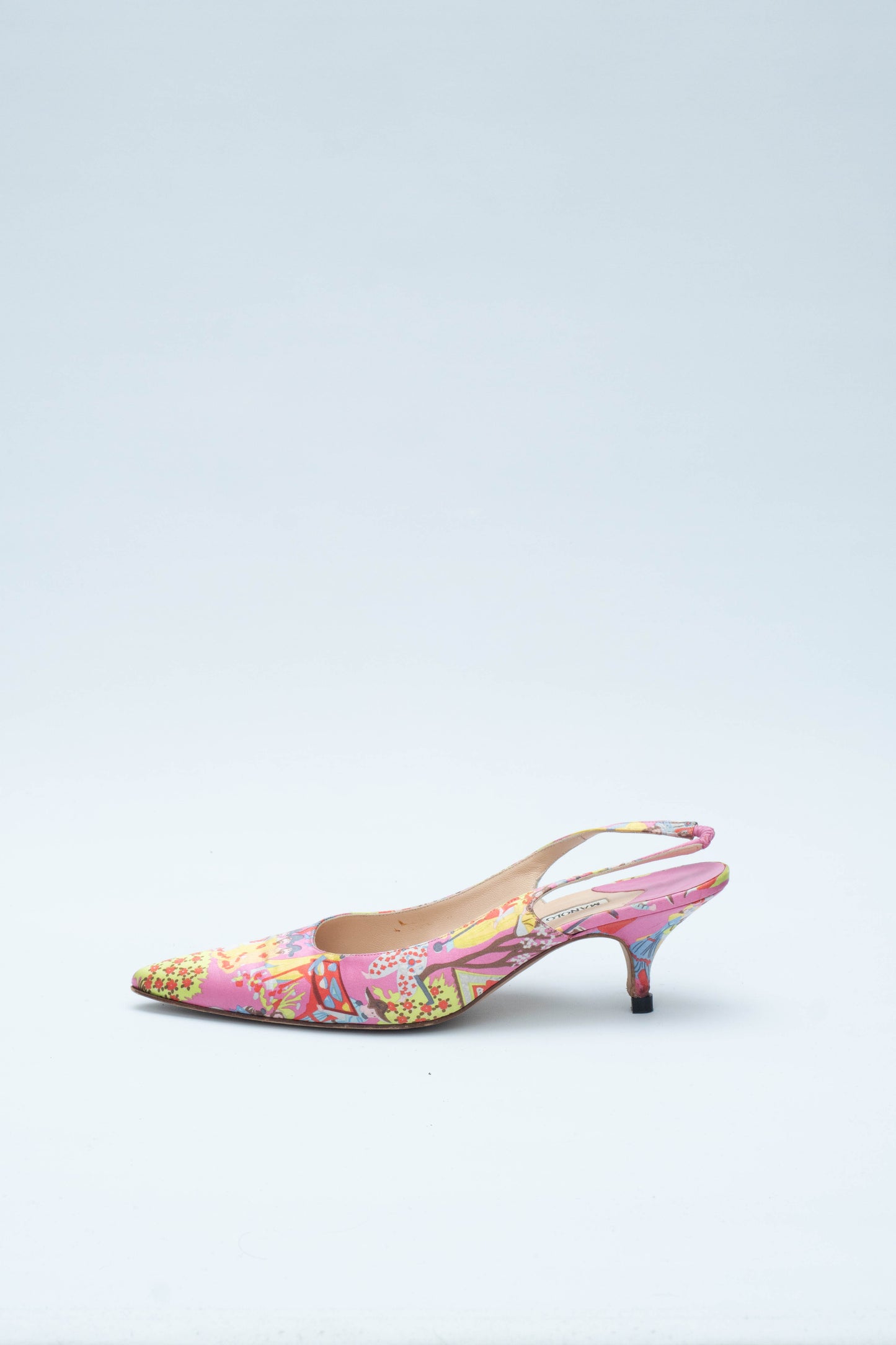 MANOLO BLAHNIK PINK SLINGBACKS