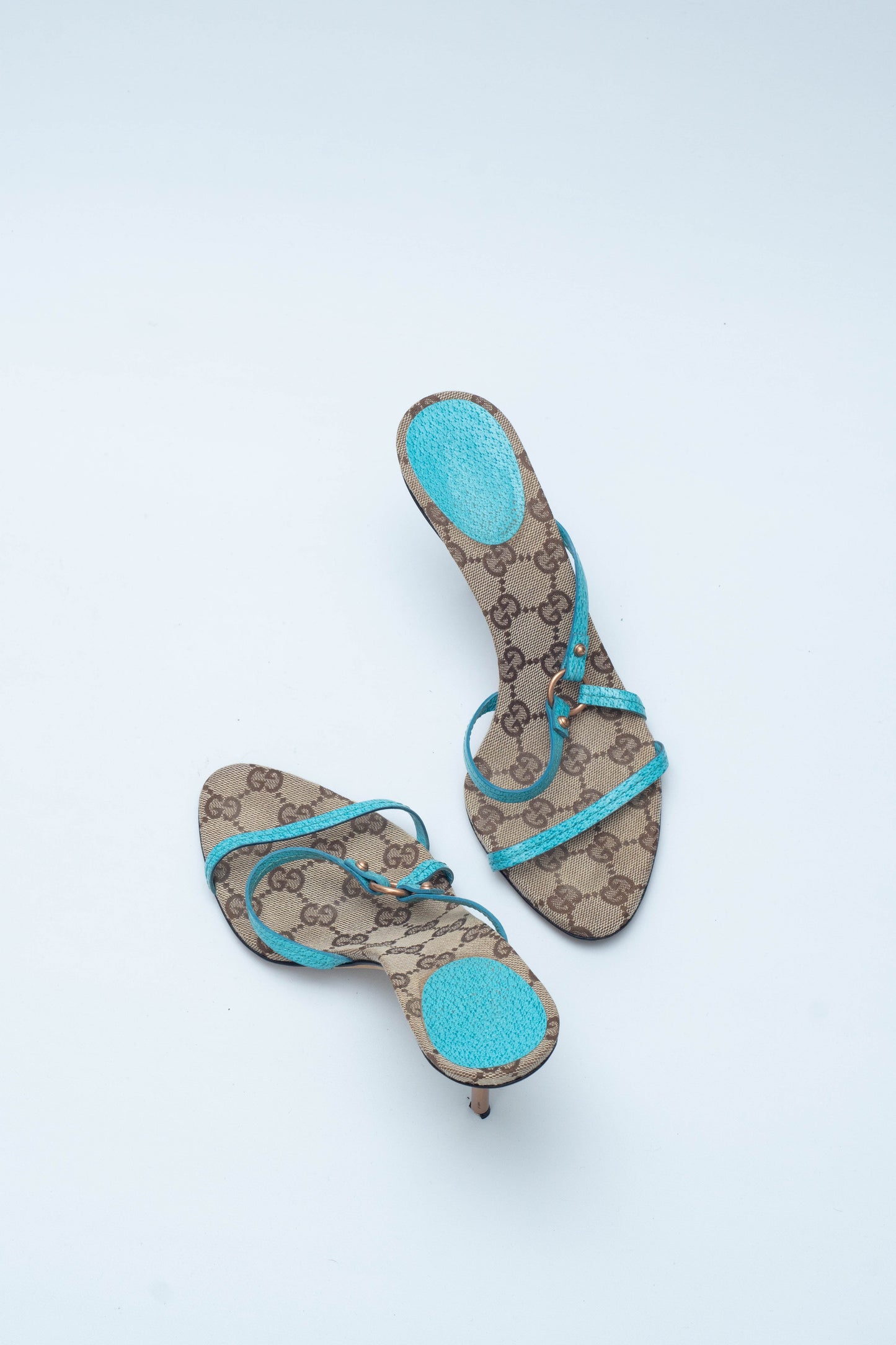 GUCCI TURQUOISE STRAP SANDALS