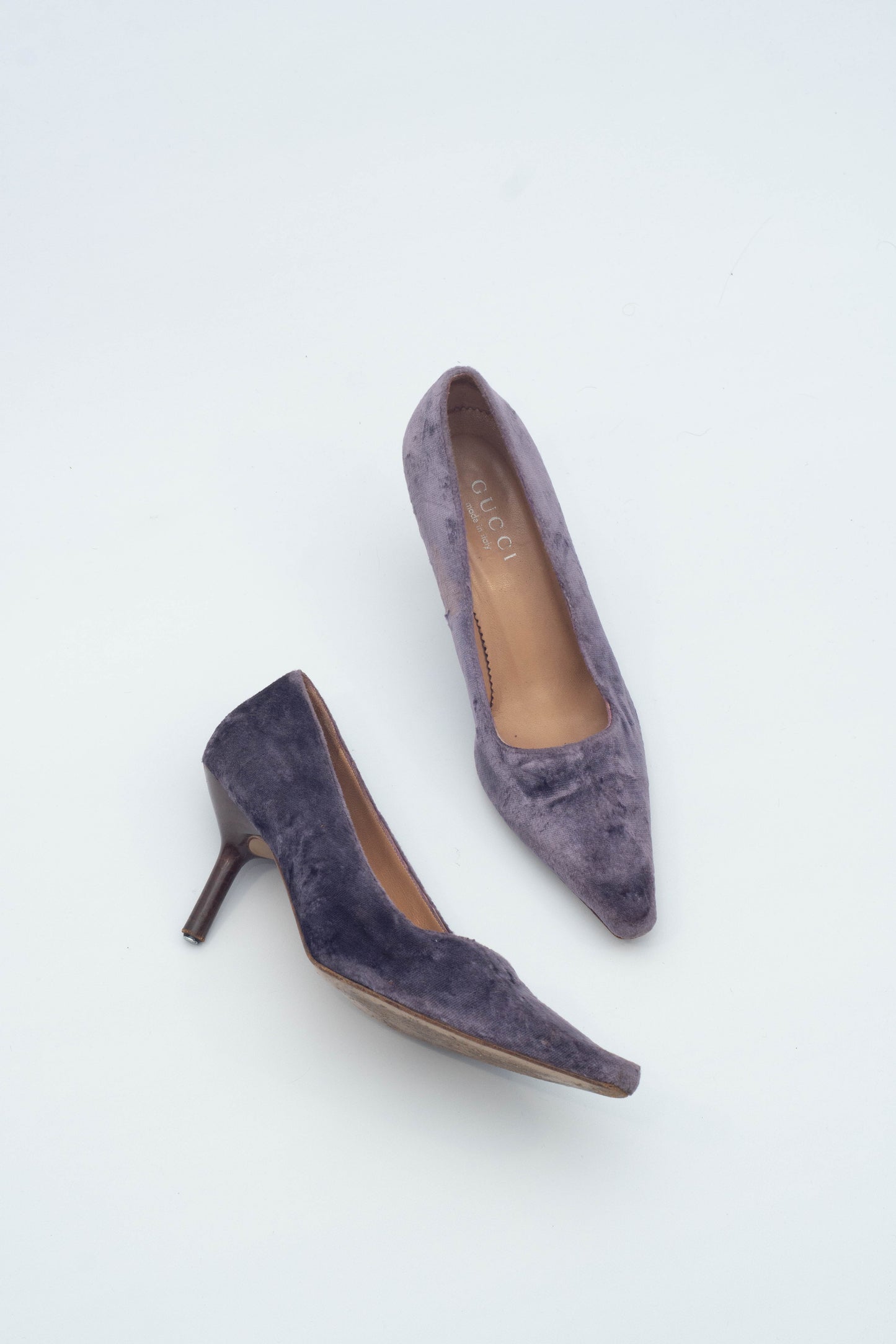 GUCCI PURPLE VELVET DECOLLETE
