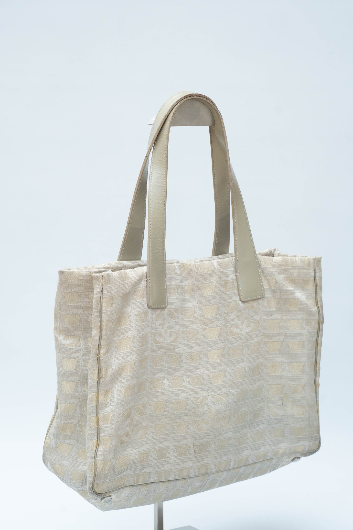 CHANEL TRAVEL LINE GOLD
