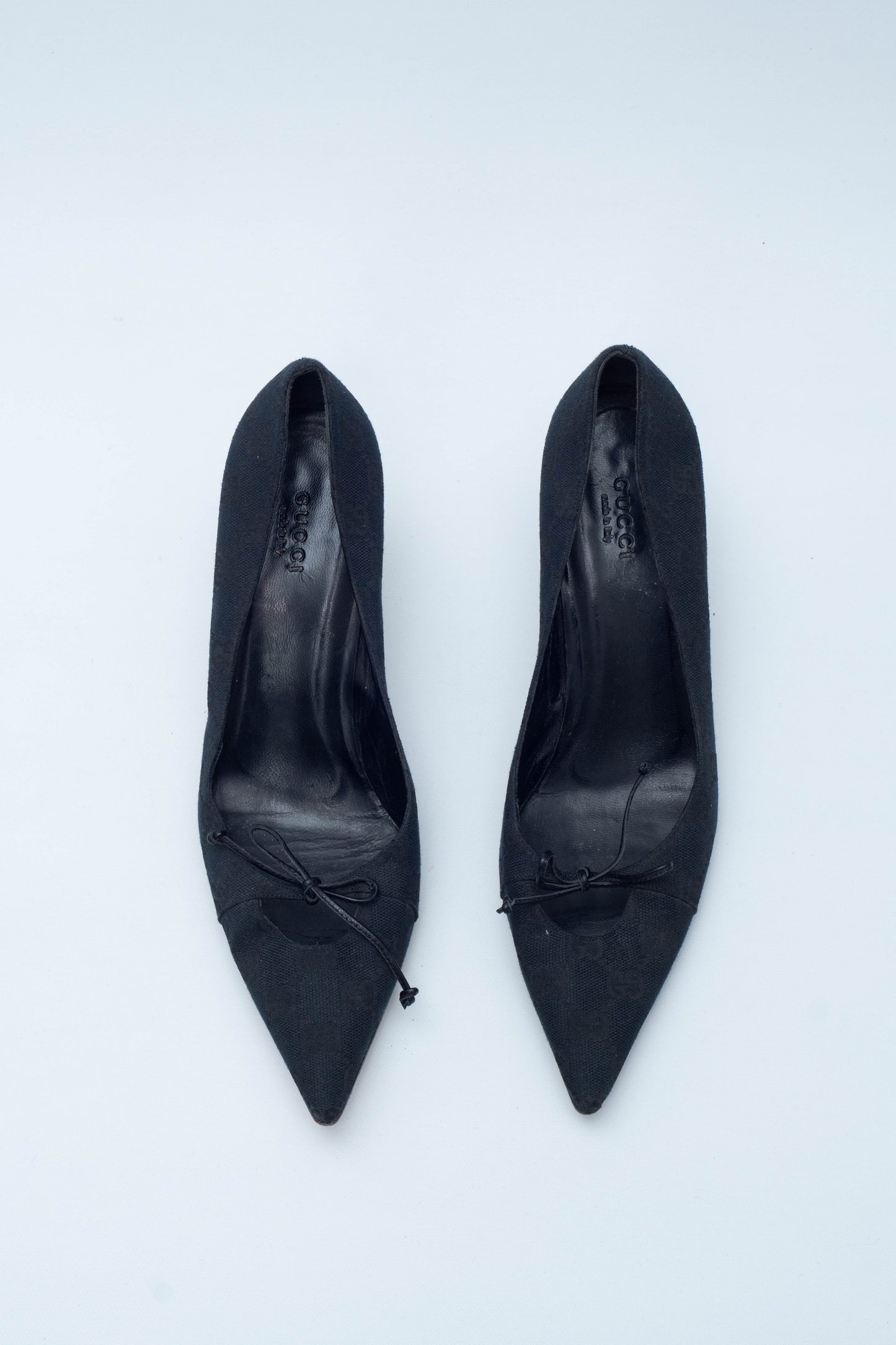 GUCCI BLACK MONOGRAM BOW HEELS