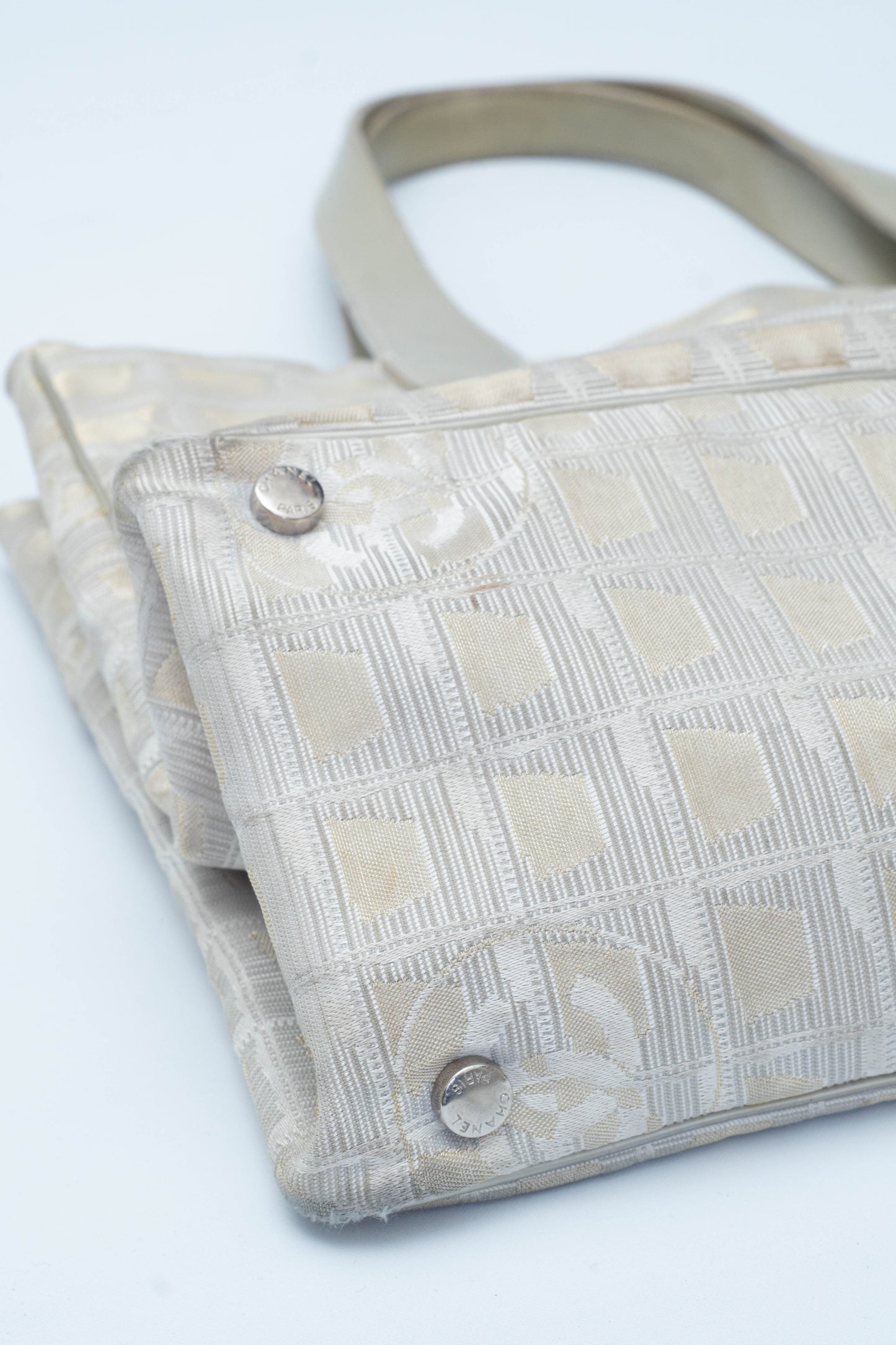 CHANEL TRAVEL LINE GOLD