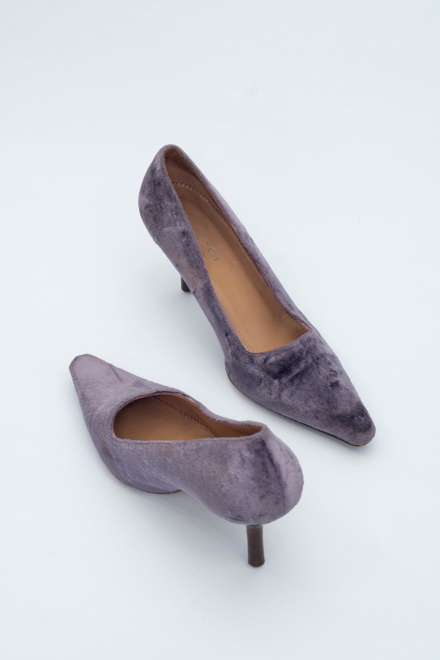 GUCCI PURPLE VELVET DECOLLETE
