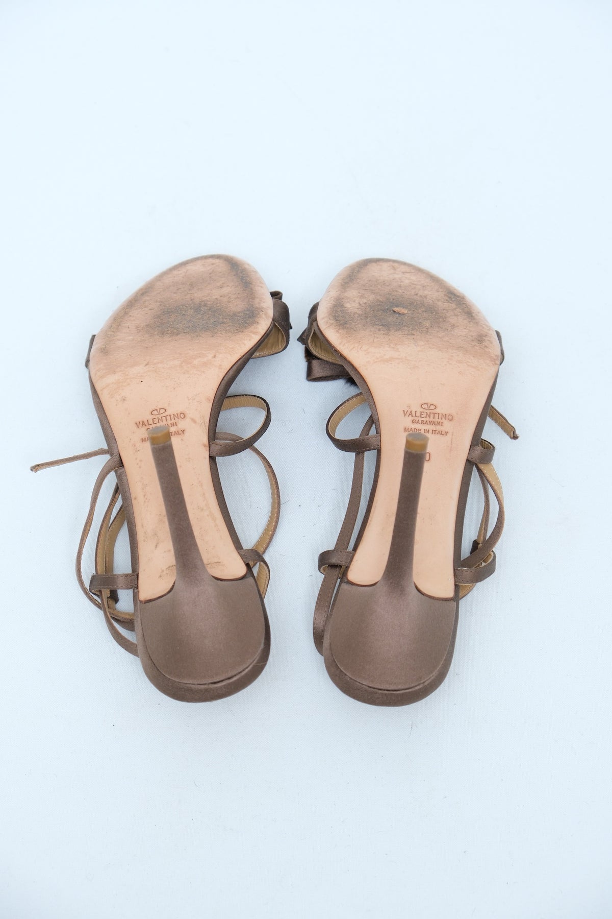 VALENTINO GARAVANI BROWN SATIN ANKLE-STRAP SANDALS