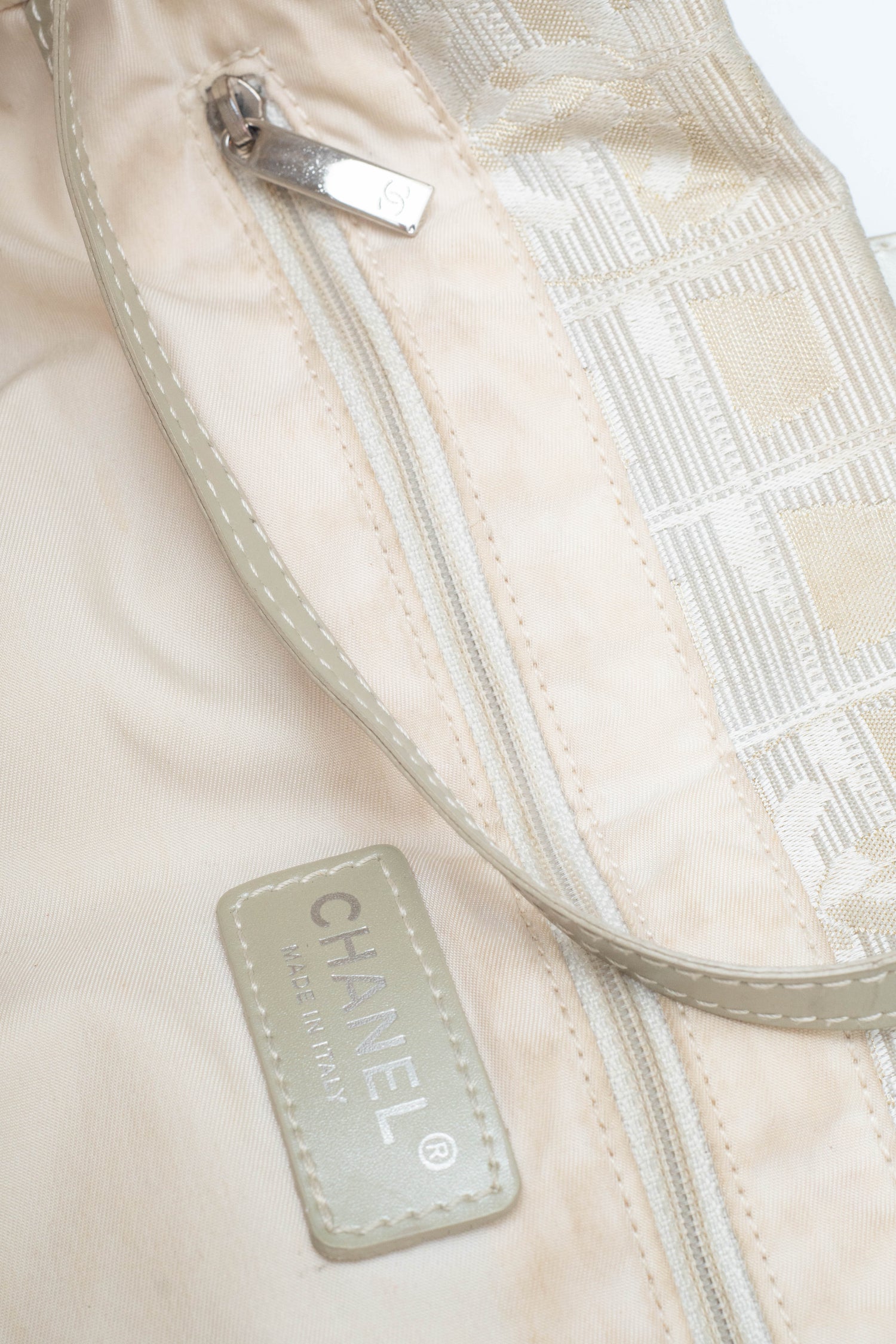Handbags & Wallets