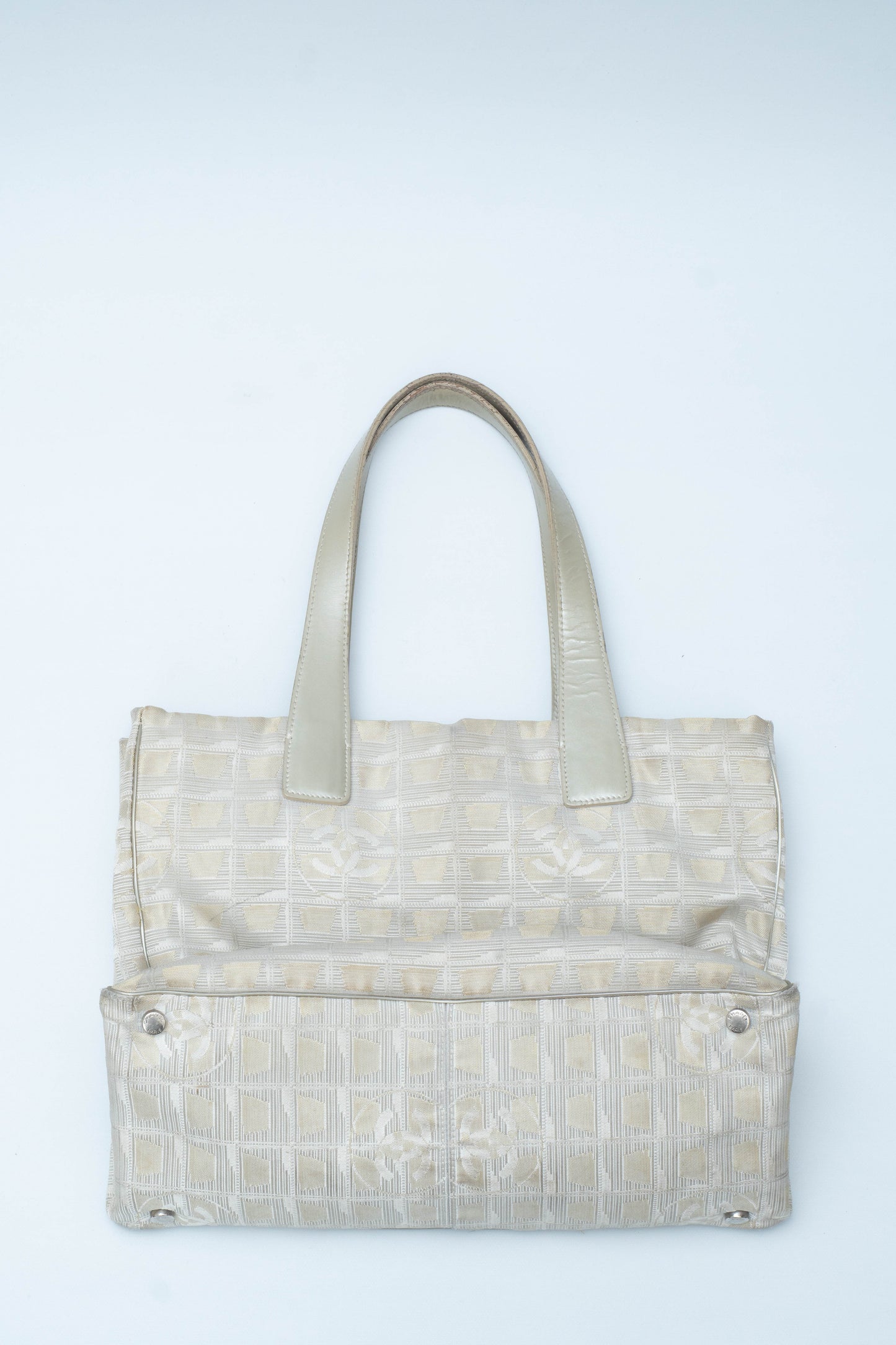 CHANEL TRAVEL LINE GOLD