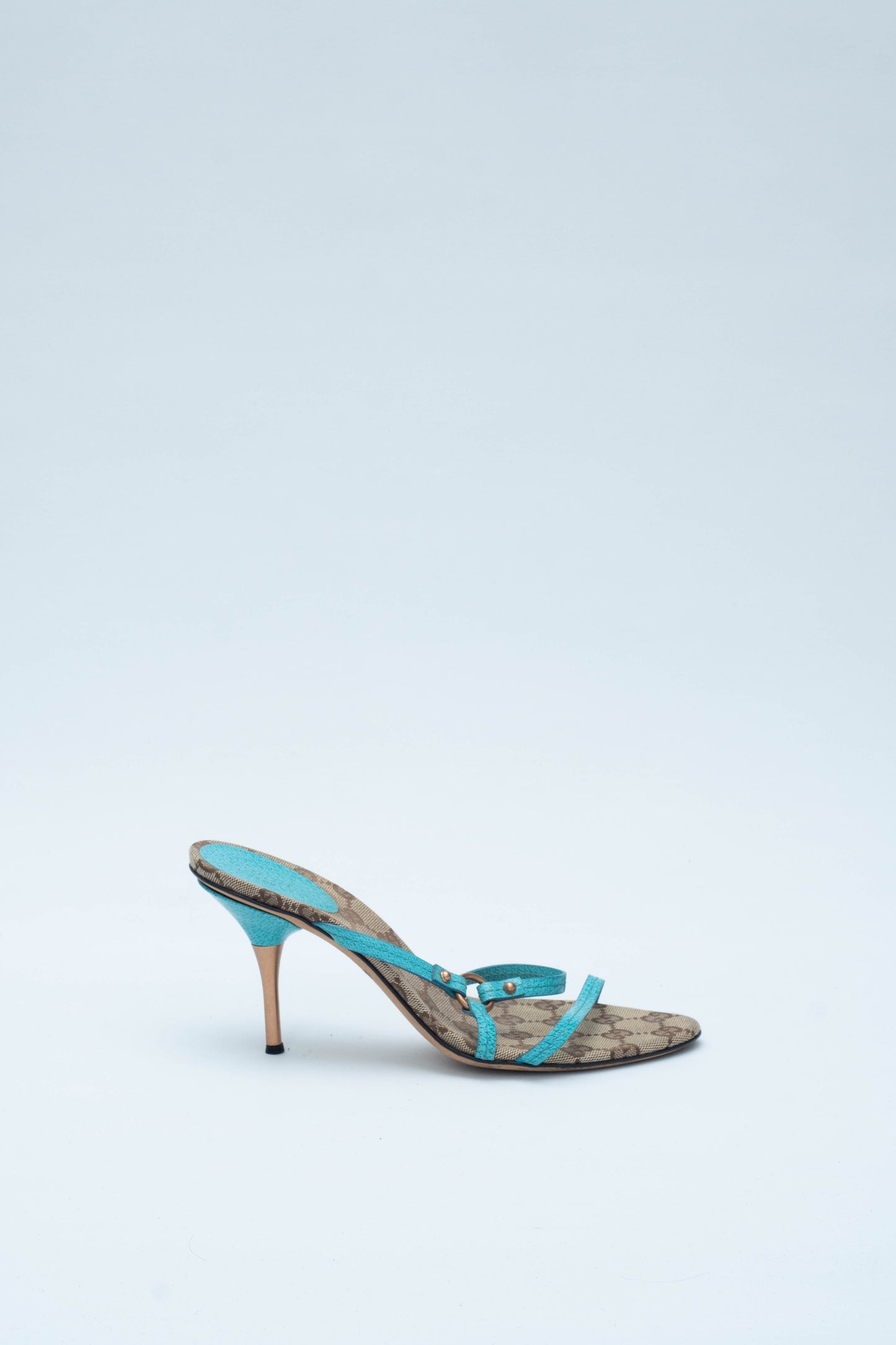 GUCCI TURQUOISE STRAP SANDALS