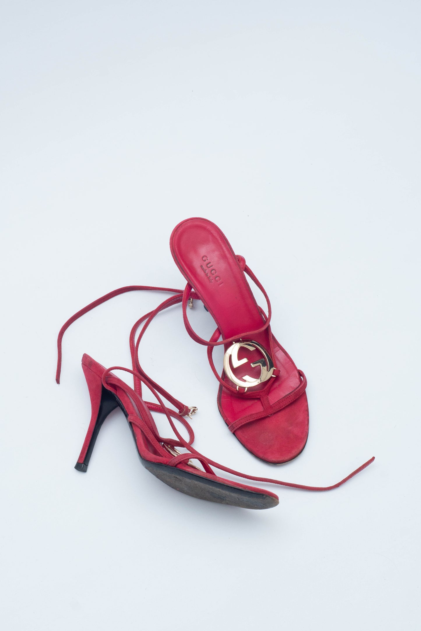 GUCCI RED SUEDE LOGO SANDALS