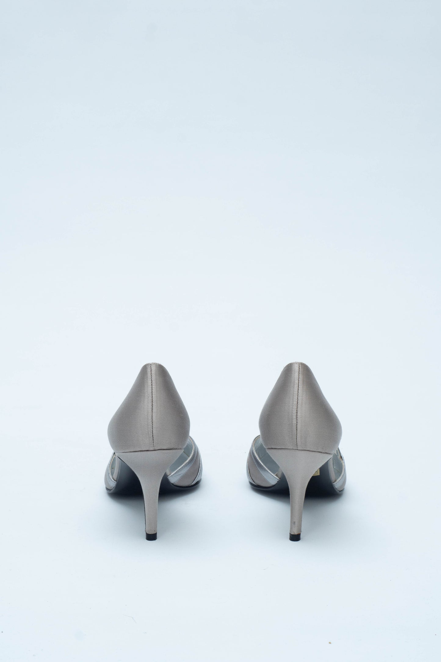VINTAGE SILVER SATIN DECOLLETE