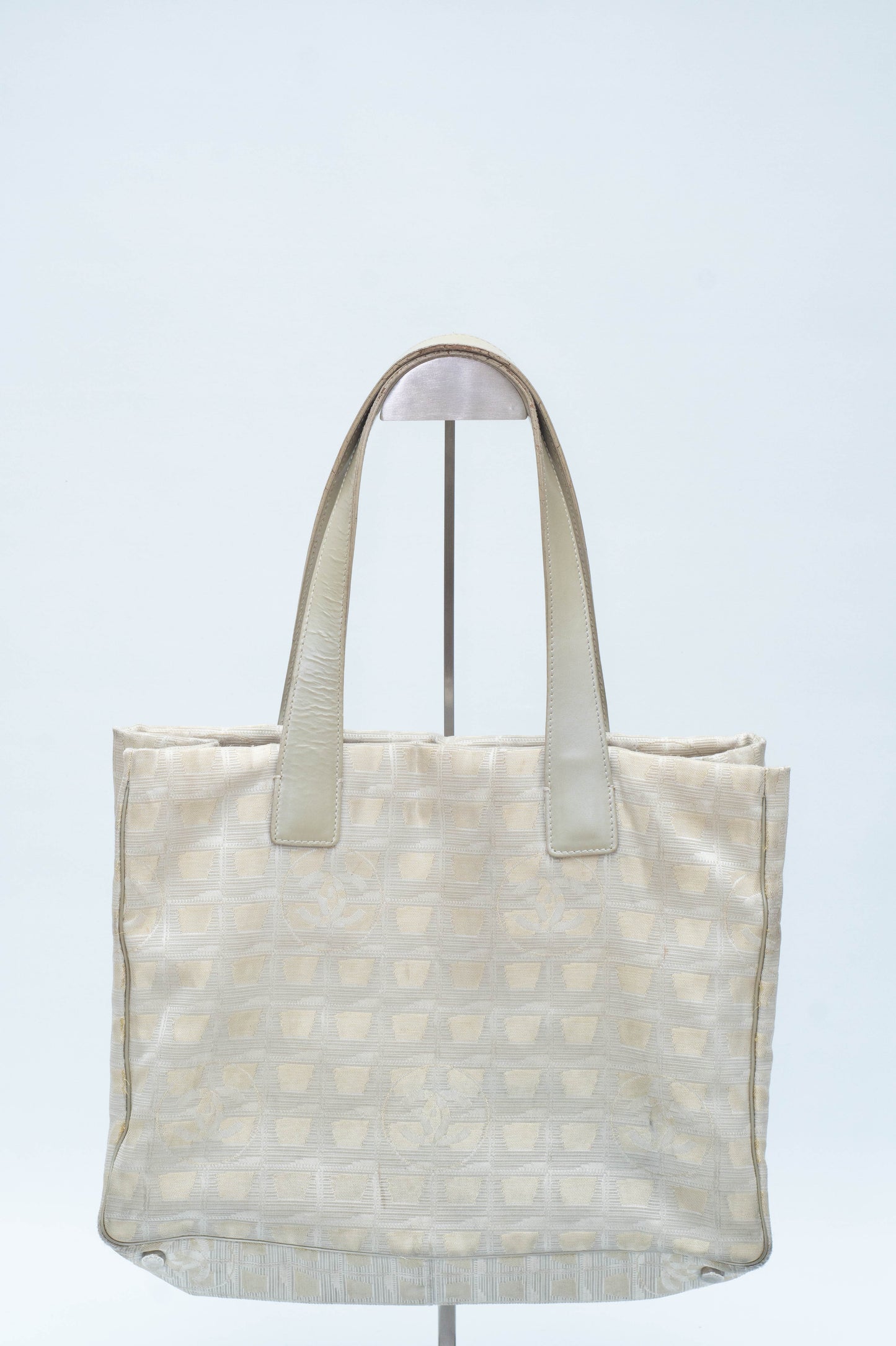 CHANEL TRAVEL LINE GOLD