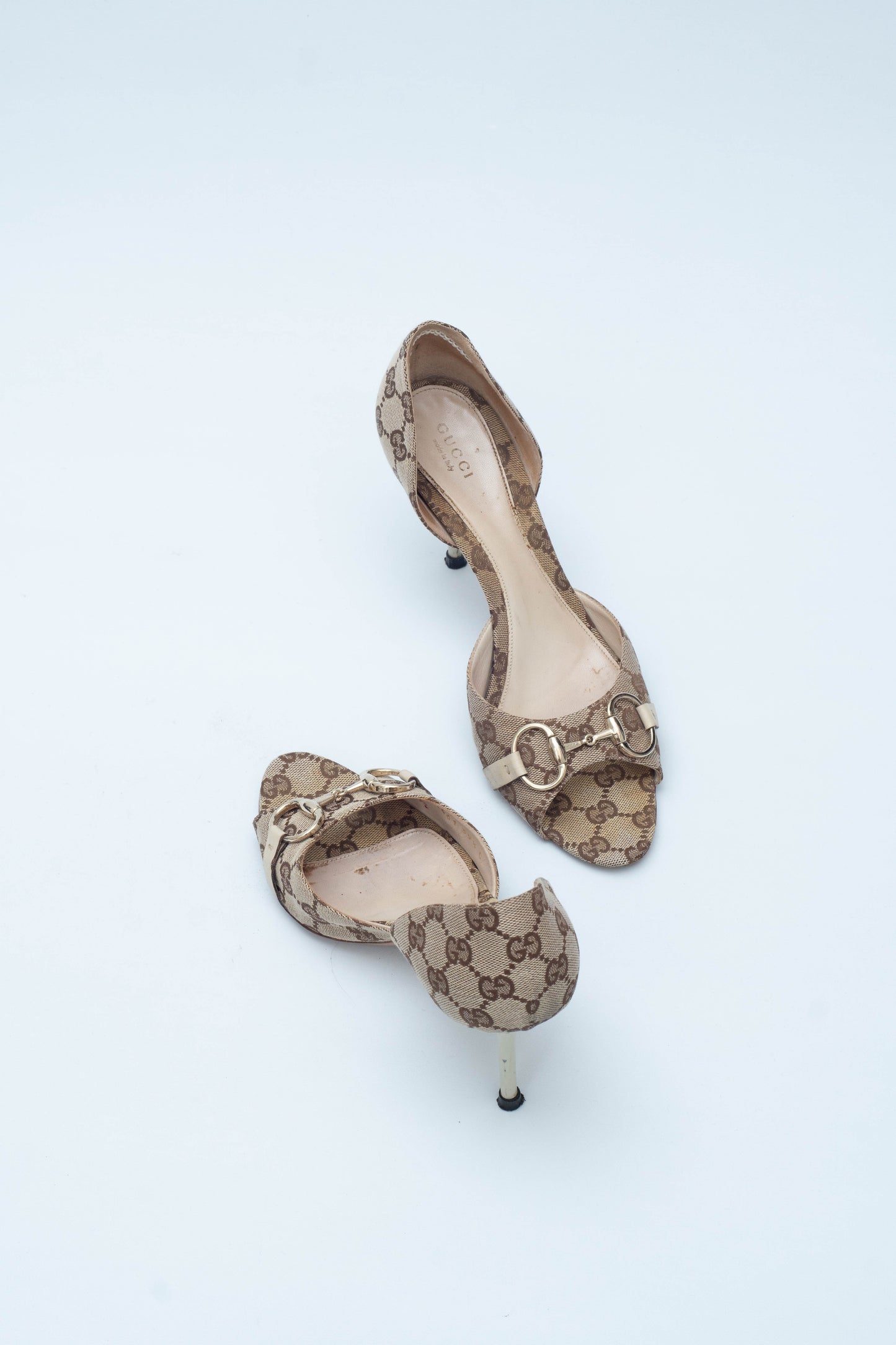 GUCCI WHITE HORSEBIT SANDALS