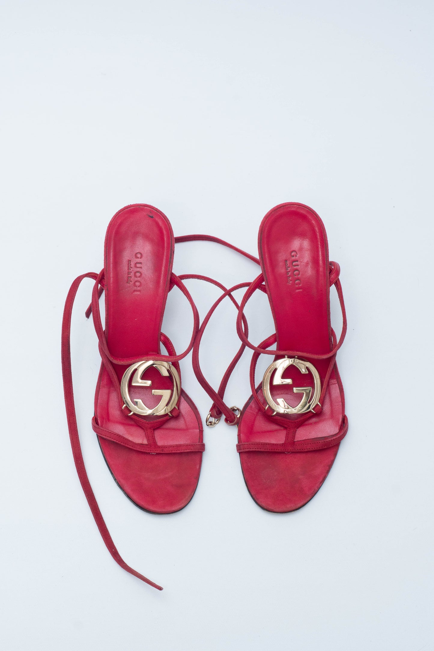 GUCCI RED SUEDE LOGO SANDALS