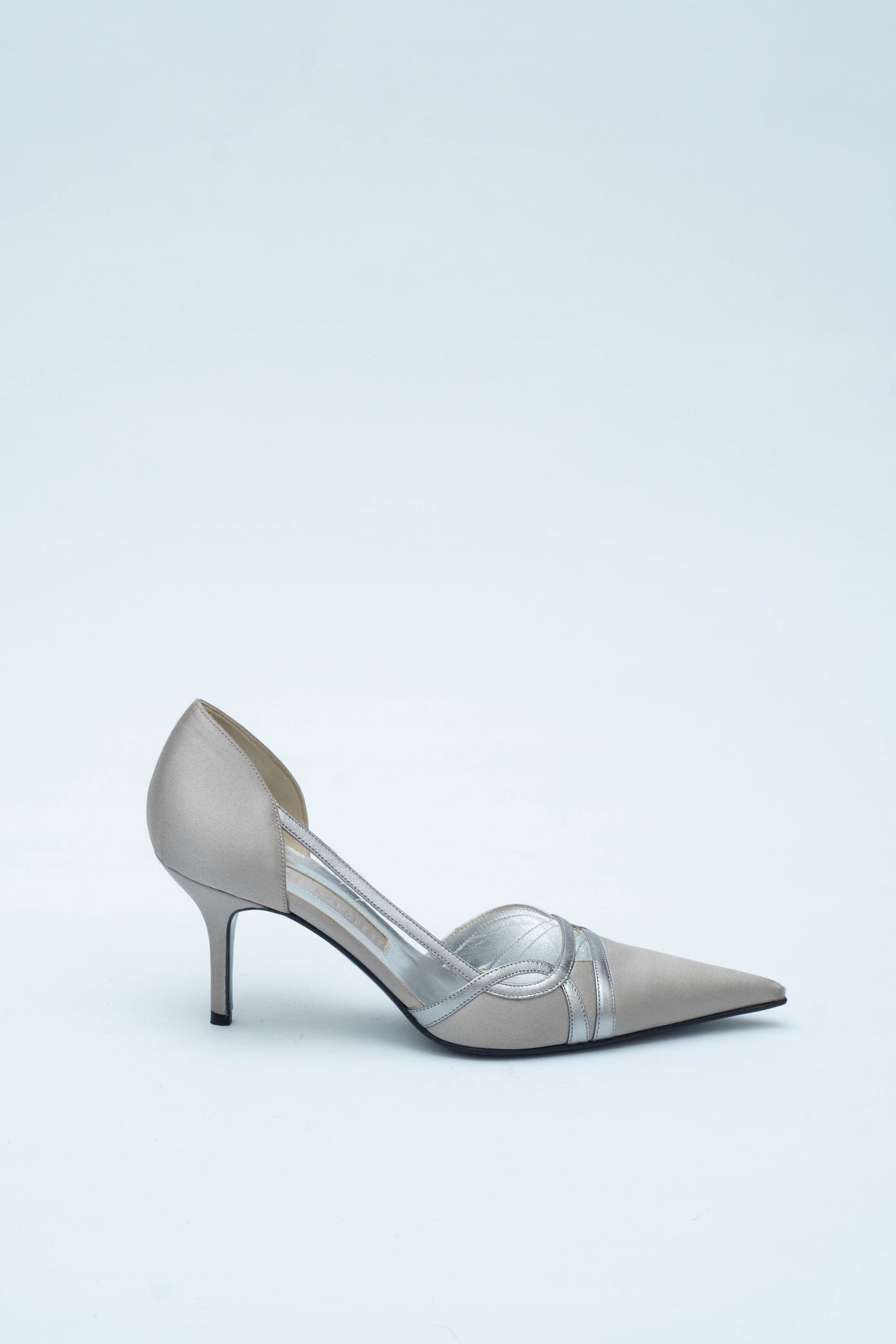 VINTAGE SILVER SATIN DECOLLETE