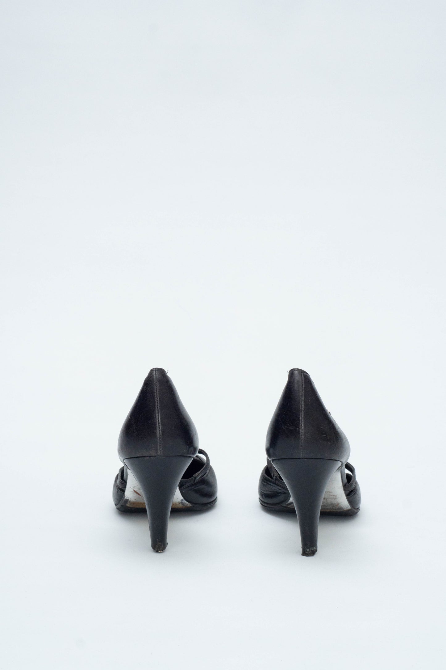 CHANEL BLACK LEATHER DECOLLETE
