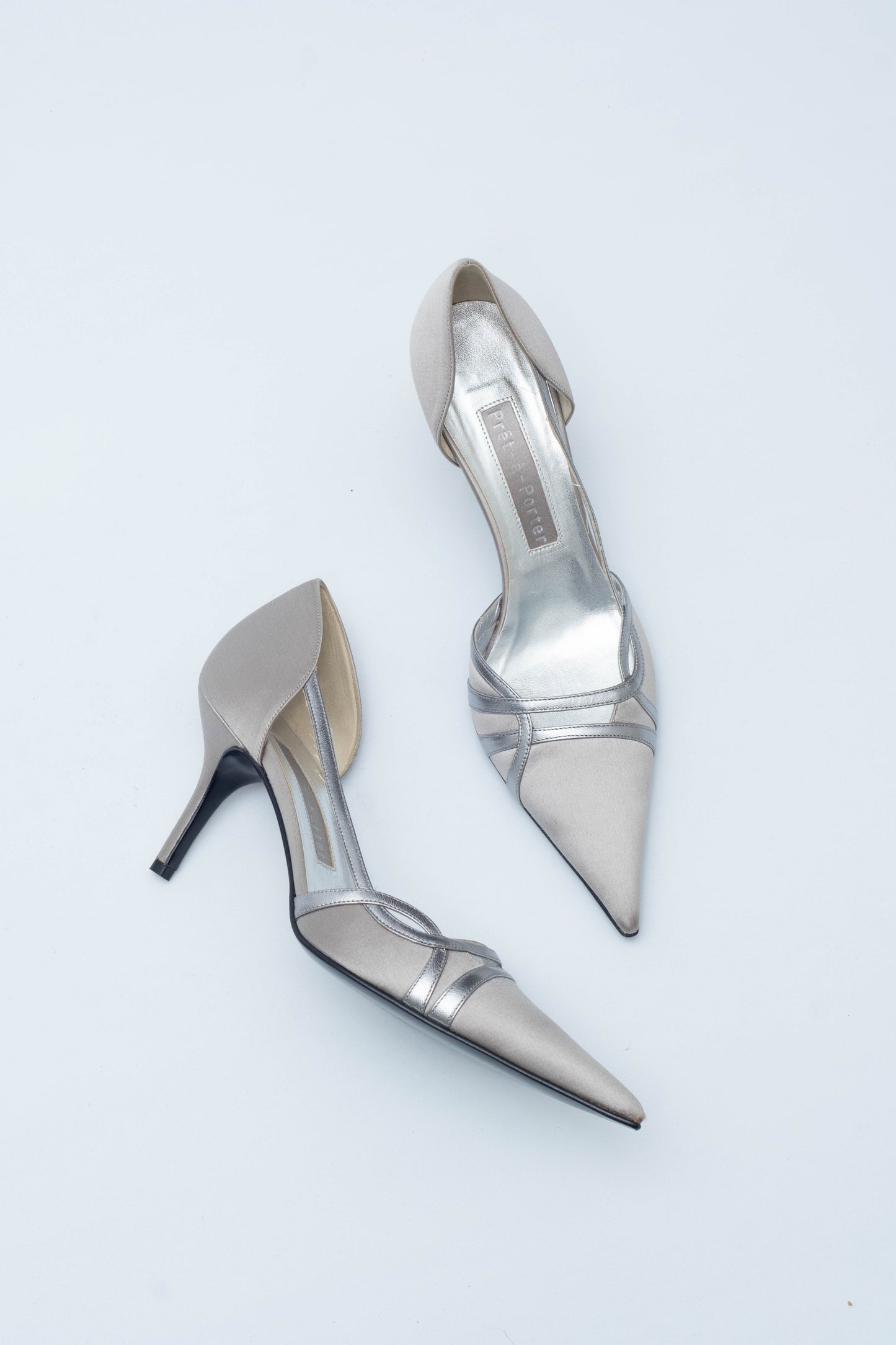 VINTAGE SILVER SATIN DECOLLETE