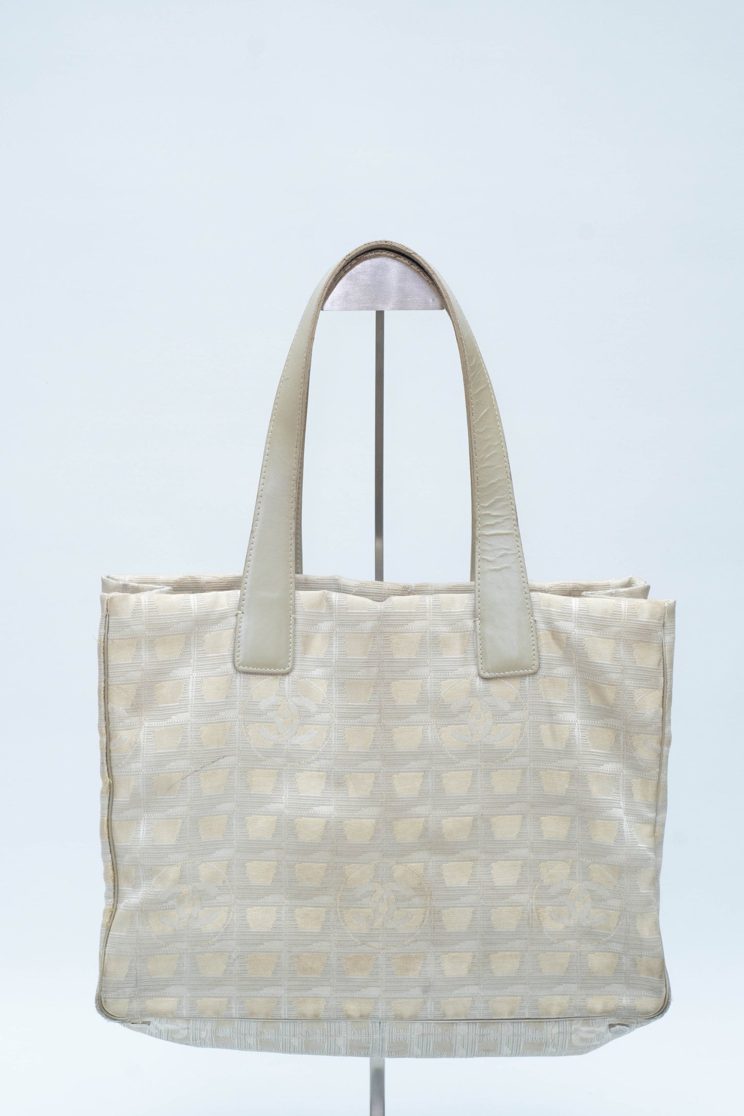 CHANEL TRAVEL LINE GOLD
