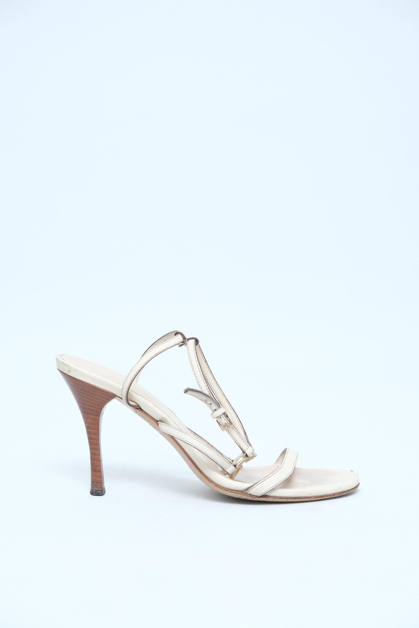 GUCCI WHITE LEATHER GG LOGO ANKLE-STRAP SANDALS