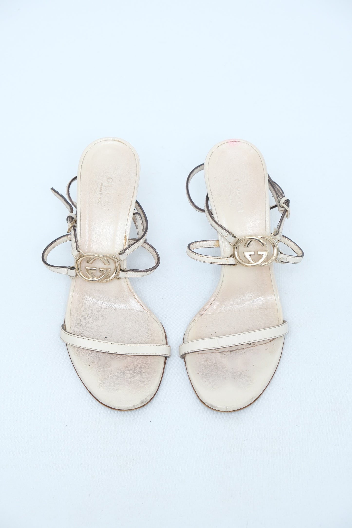 GUCCI WHITE LEATHER GG LOGO ANKLE-STRAP SANDALS
