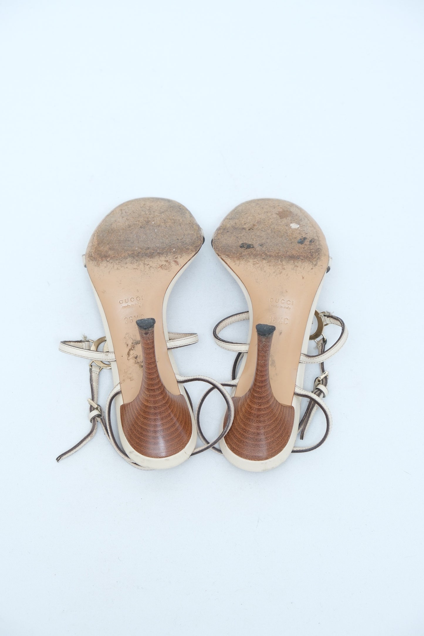 GUCCI WHITE LEATHER GG LOGO ANKLE-STRAP SANDALS