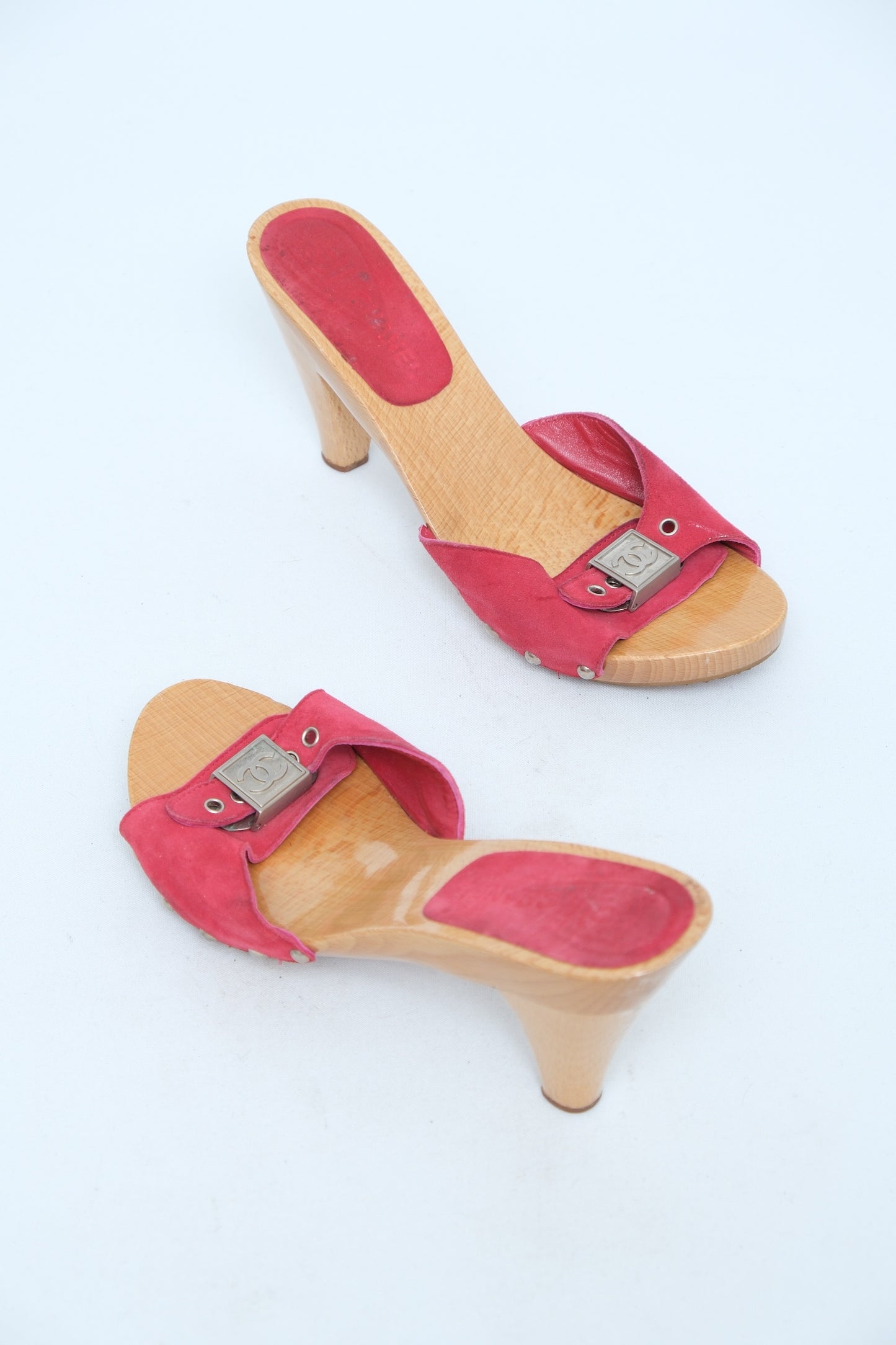 CHANEL CORAL SUEDE CLOMPS