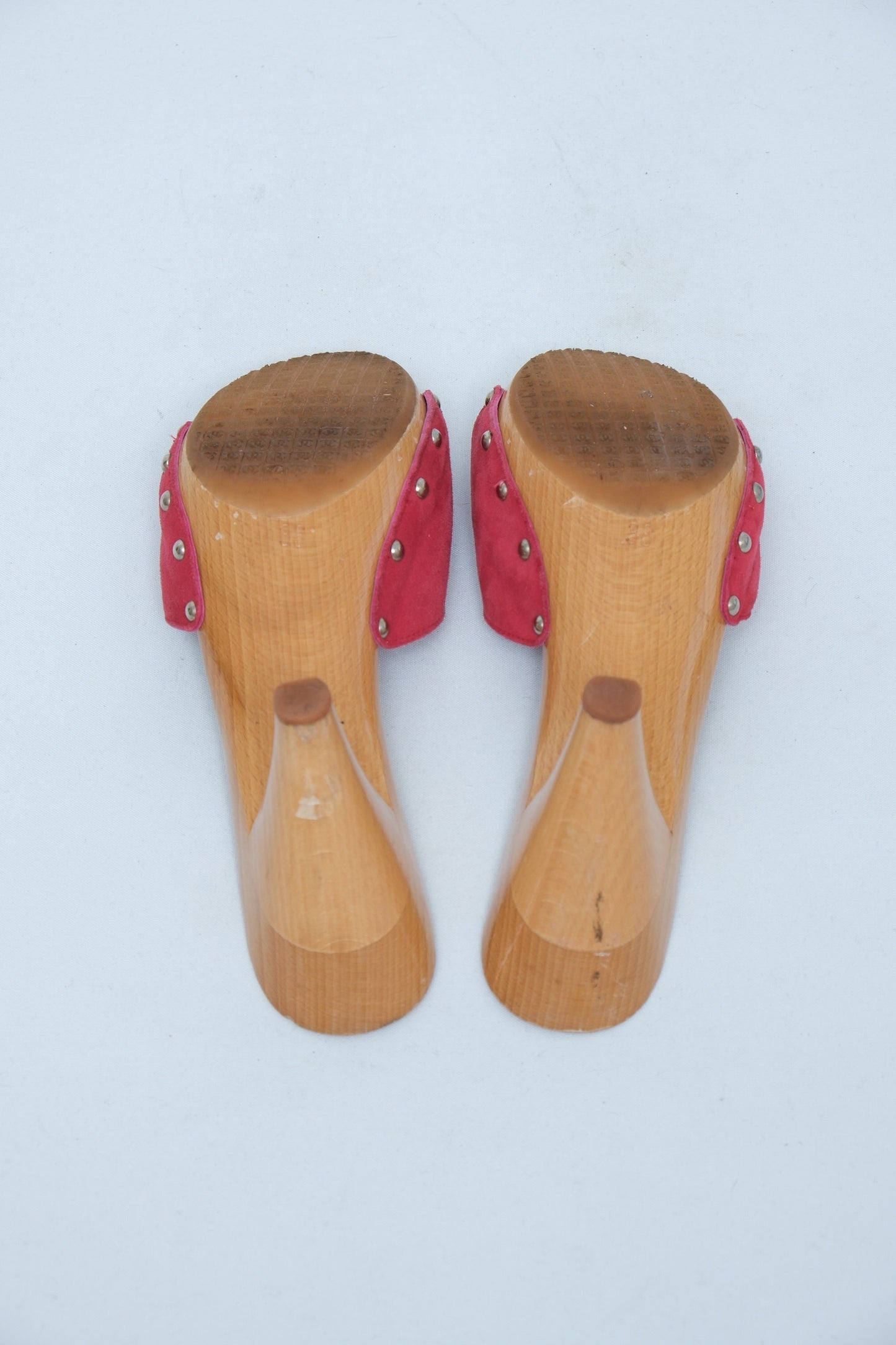 CHANEL CORAL SUEDE CLOMPS